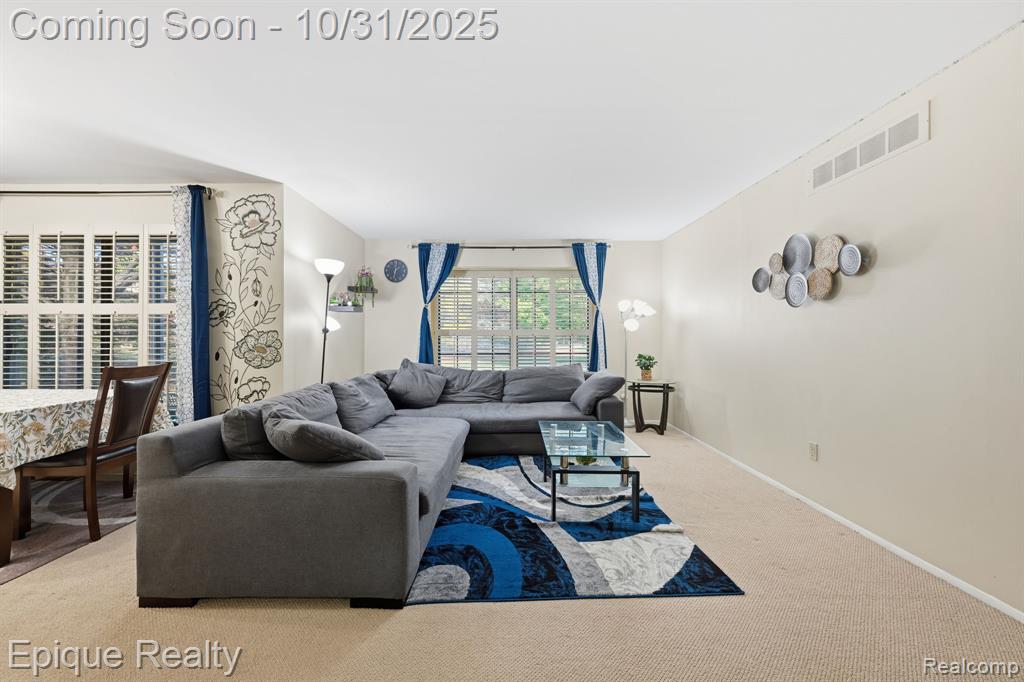 36996 Dartmoor Drive, Farmington Hills, MI 48331 — Photo 6