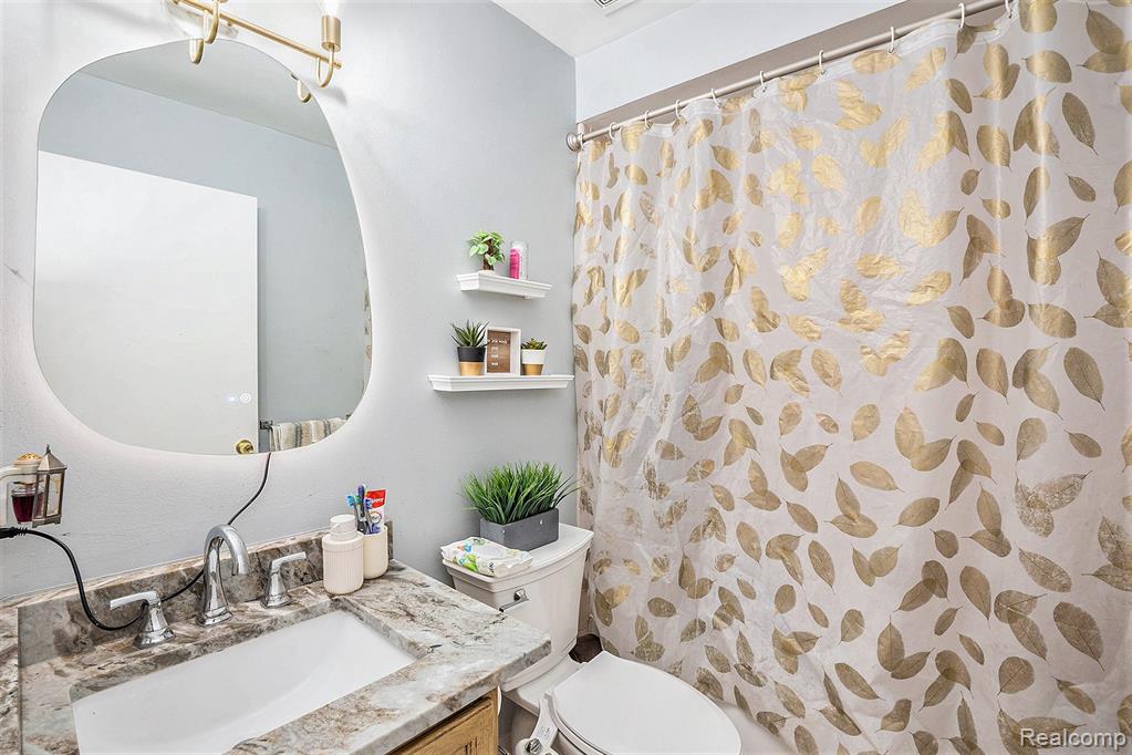 5477 Victory Circle, Sterling Heights, MI 48310 — Photo 17