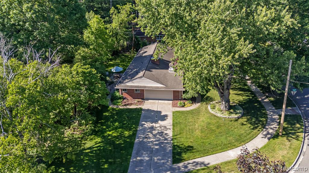 23270 Fleming Drive, Farmington, MI 48335 — Photo 21