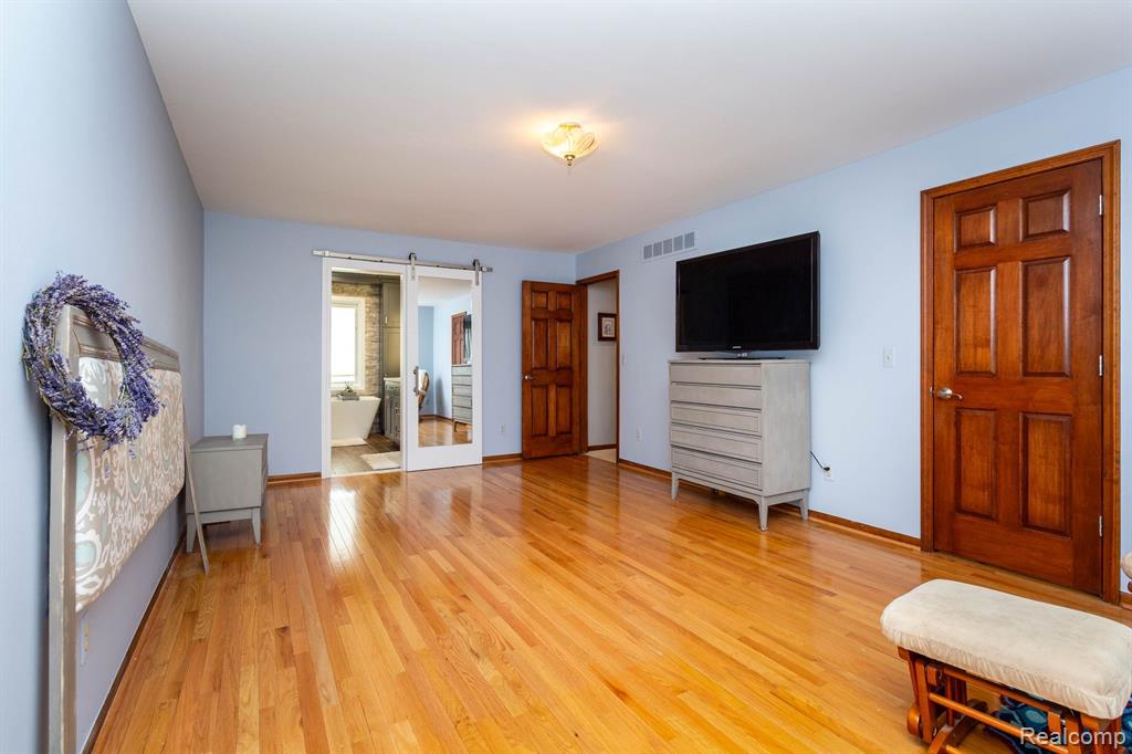 45515 EMERALD FOREST Drive, Novi, MI — Photo 30
