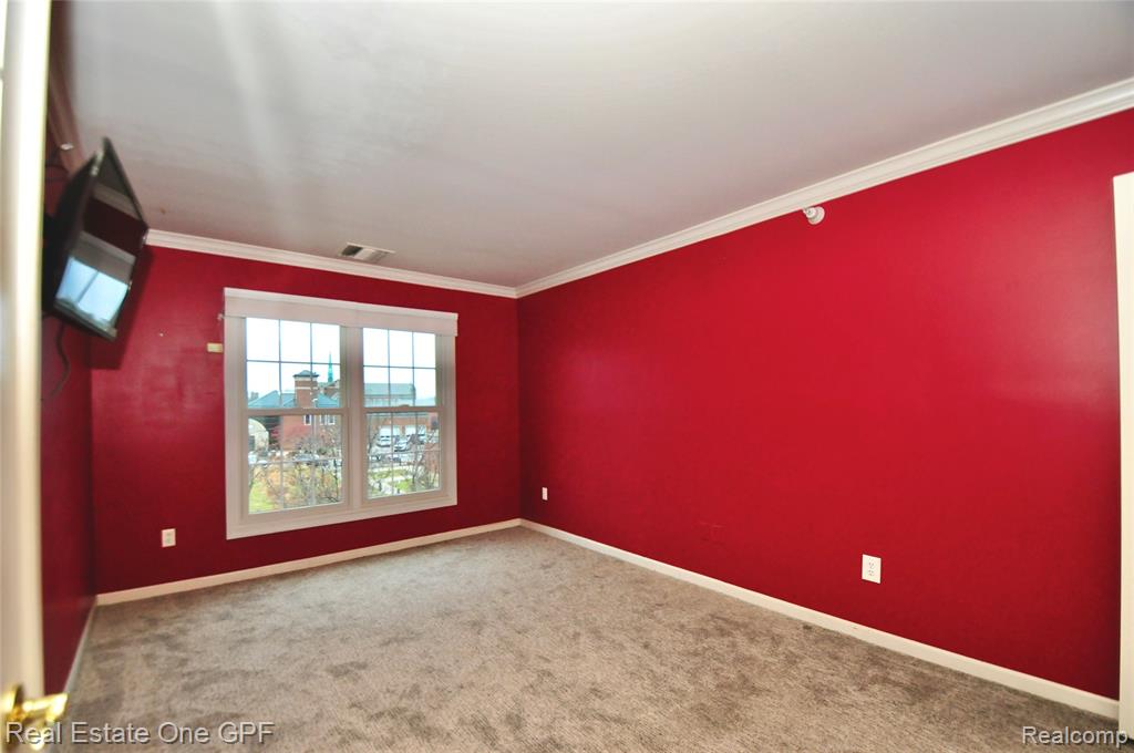 26 Pointe Park Place, 303, Grosse Pointe Park, MI 48230 — Photo 27