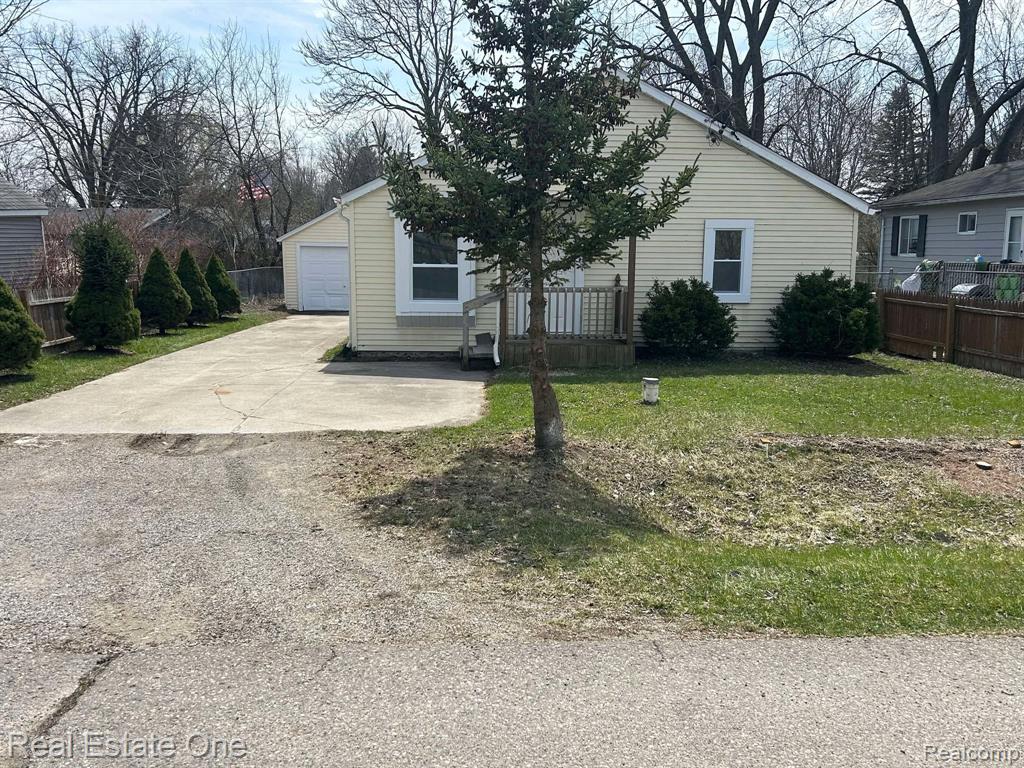 6044 PEARL Street, Burton, MI 48509 — Photo 15