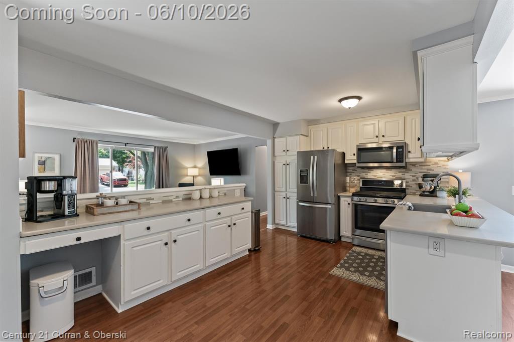 39734 Scottsdale Drive, Canton, MI 48188 — Photo 8