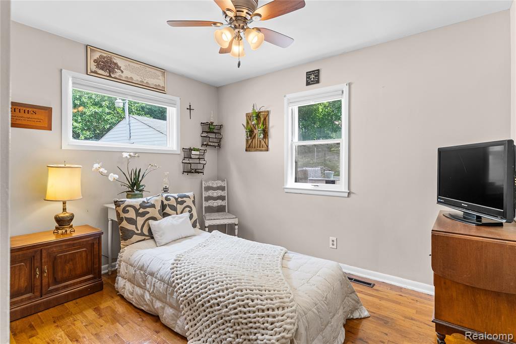 4602 Milton Drive, Flint, MI 48507 — Photo 22