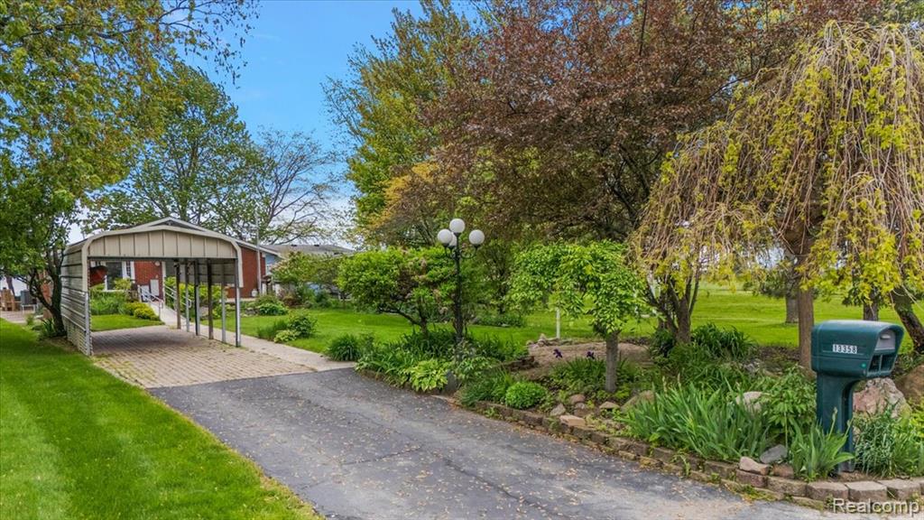 13358 Laplaisance Woods Street, La Salle, MI — Photo 2