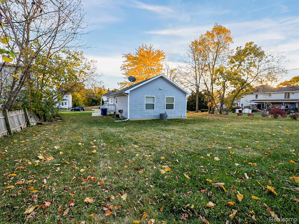 49 Oakhill Street, Pontiac, MI 48342 — Photo 24
