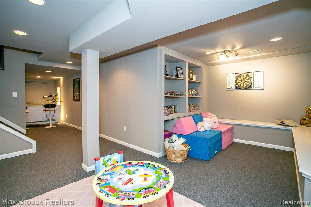 6817 Woodcrest Drive, Troy, MI 48098 — Photo 52