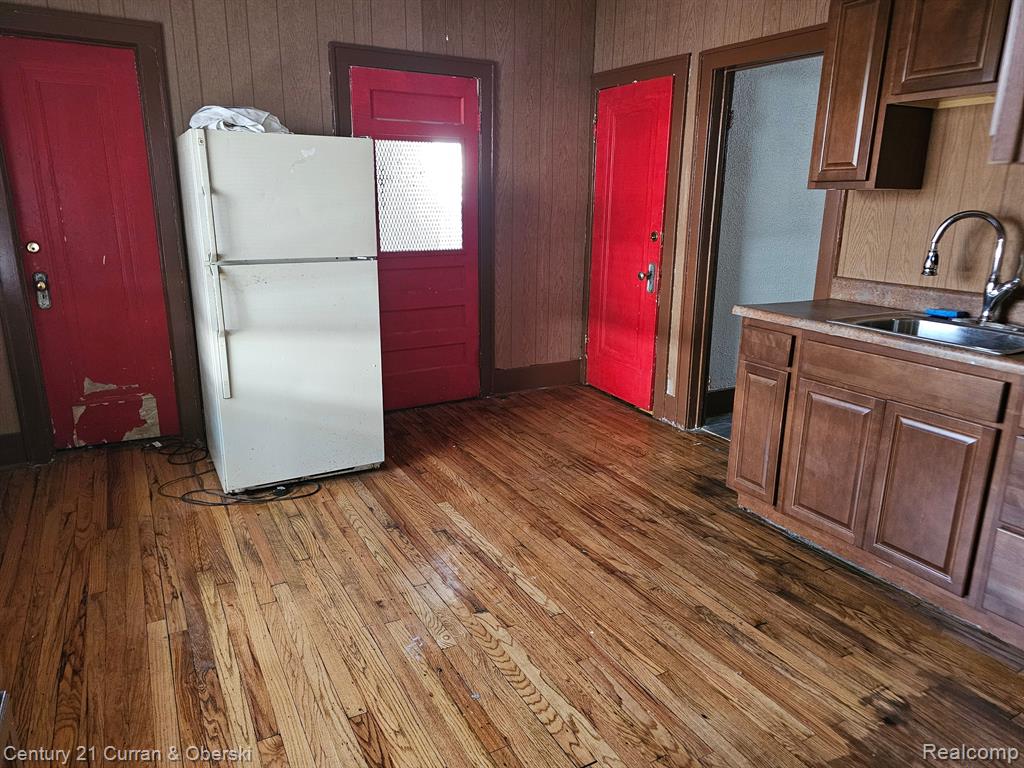 3951 COMMOR Street, Hamtramck, MI 48212 — Photo 5