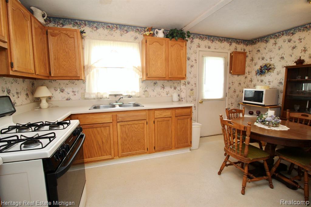 8265 S M 52, Owosso, MI 48867 — Photo 11