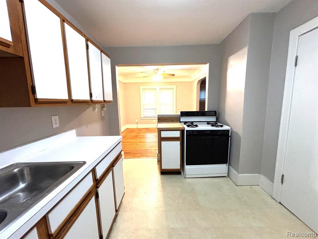 436 E CAMBOURNE Street, Ferndale, MI 48220 — Photo 7