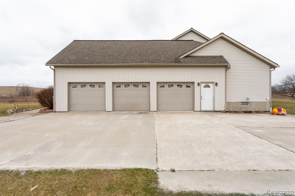 60650 FROST Road, Lenox, MI 48048 — Photo 34