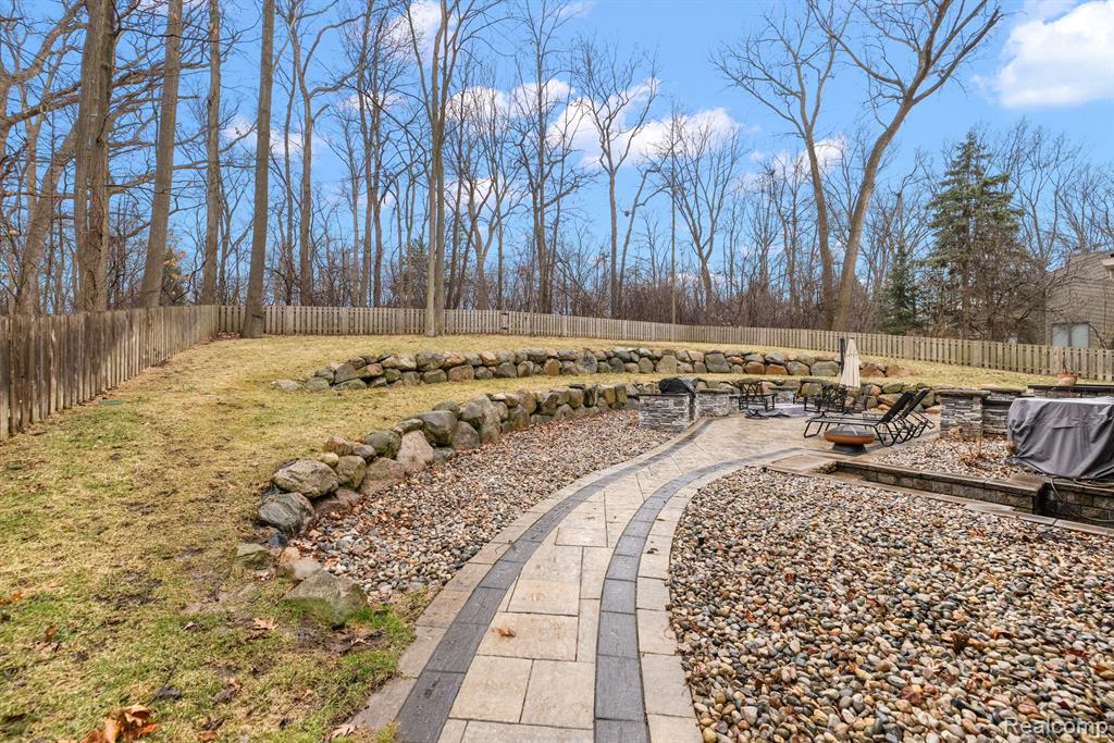 555 Kendry, Bloomfield Hills, MI 48302 — Photo 43