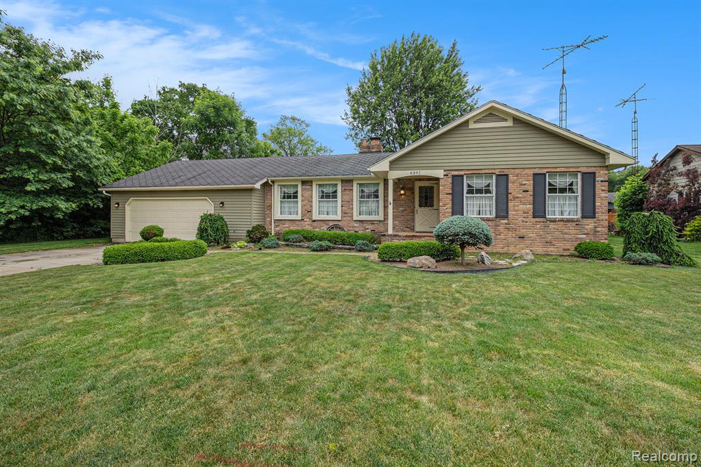 6392 McKenzie Drive, Flint, MI 48507 — Photo 28