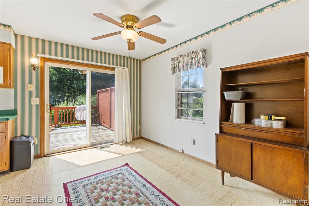 5955 BEECH DALY RD, Dearborn Heights, MI 48127 — Photo 4