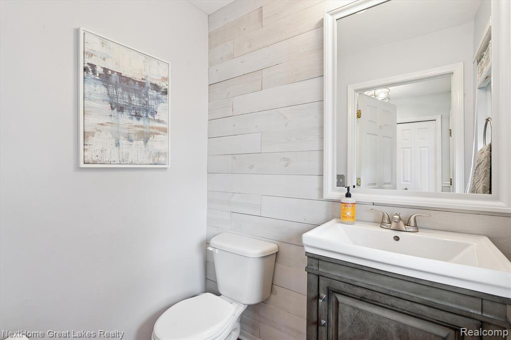 4900 Meadow Crest Circle, Holly, MI 48442 — Photo 14