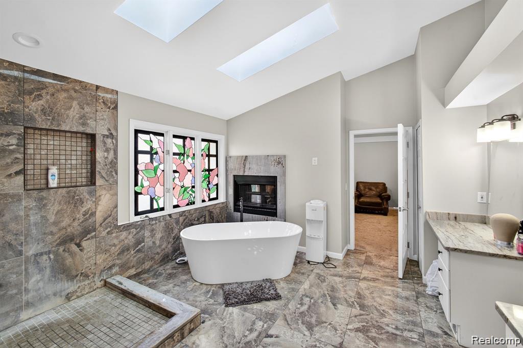 5874 Orchard Woods Drive, West Bloomfield, MI 48324 — Photo 27