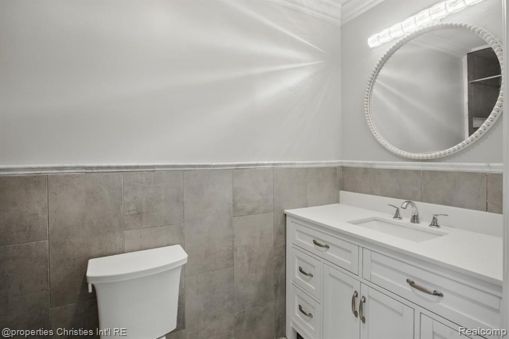 18051 Locherbie Avenue, Beverly Hills, MI 48025 — Photo 21