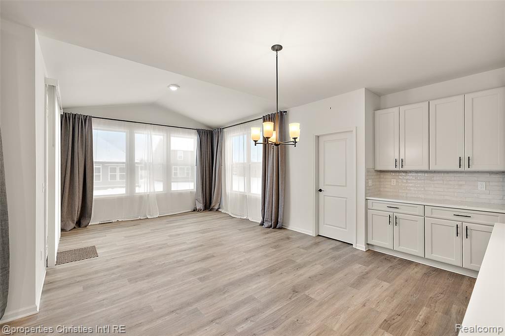 2436 Parkshore Drive, Commerce Twp, MI 48382 — Photo 20