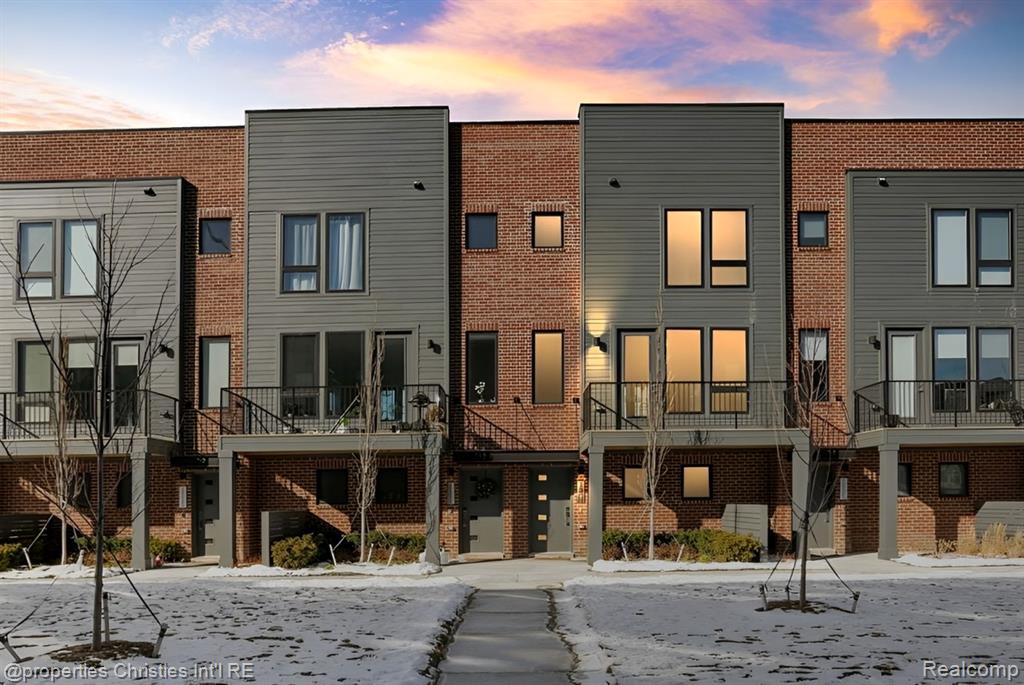 1507 W Fisher