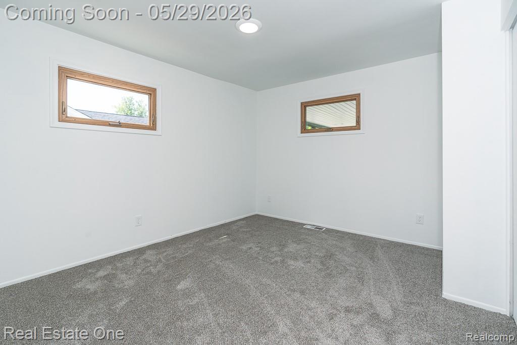 1056 Adams Road, Burton, MI 48509 — Photo 18