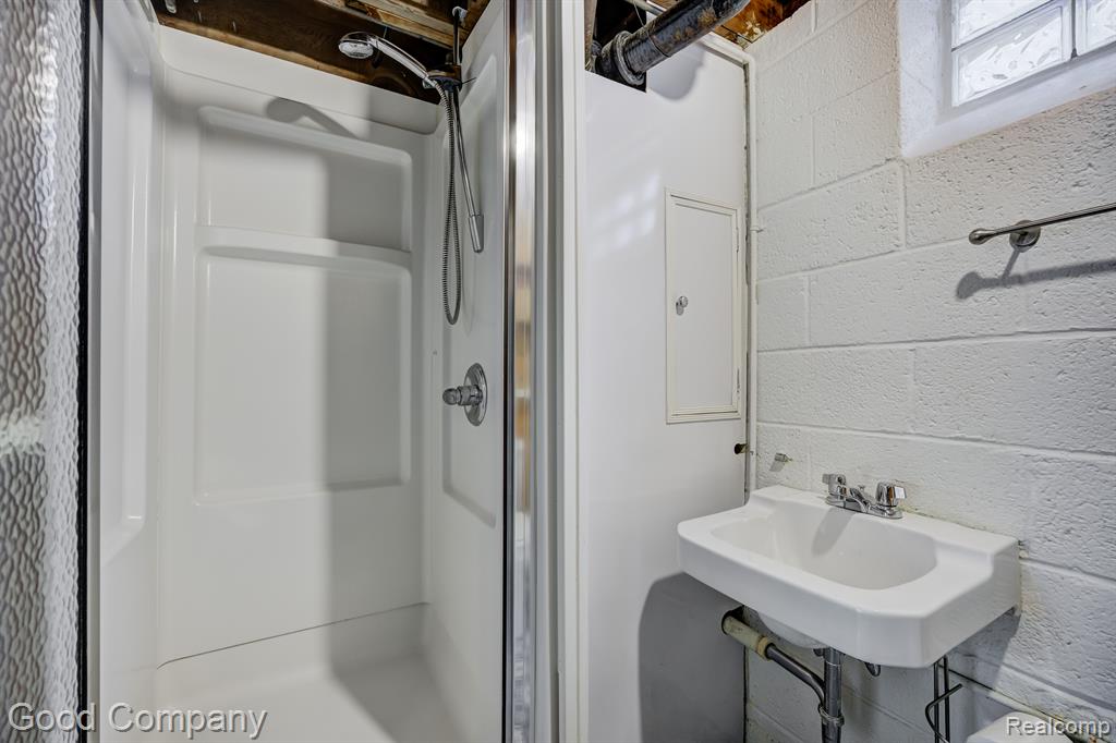 464 MORAN Road, Grosse Pointe Farms, MI 48236 — Photo 31
