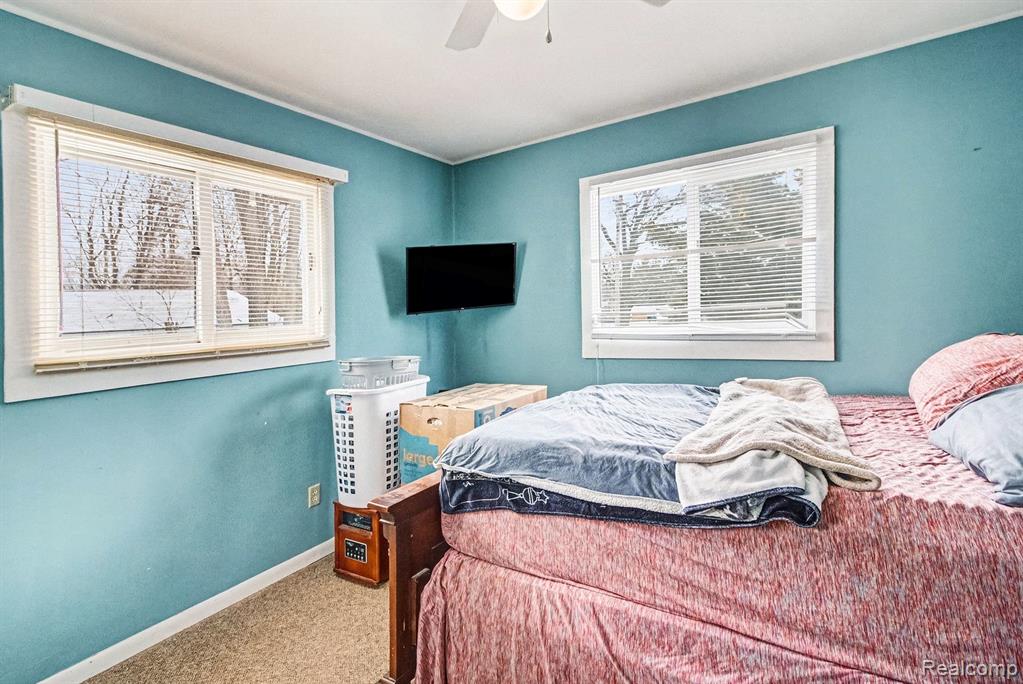 5380 Pontiac Lake Road, Waterford, MI 48327 — Photo 16