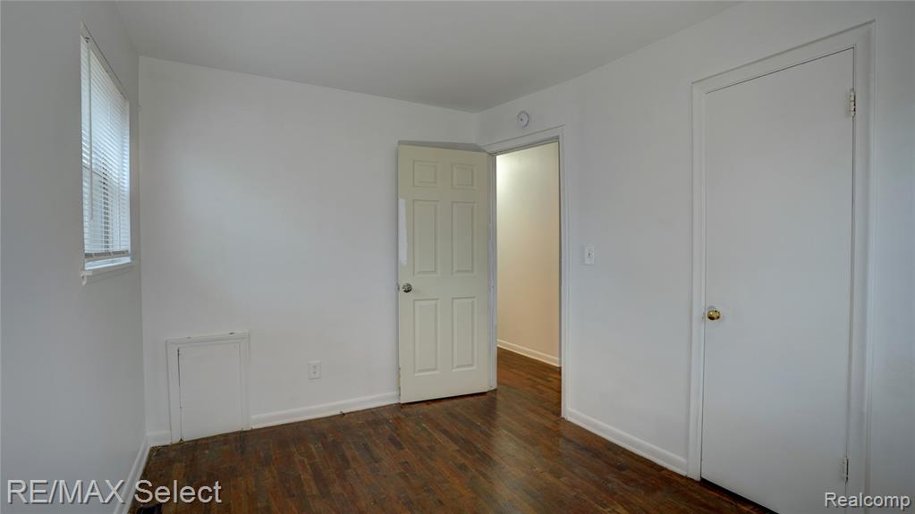 4808 Alpha Way, Flint, MI 48506 — Photo 12