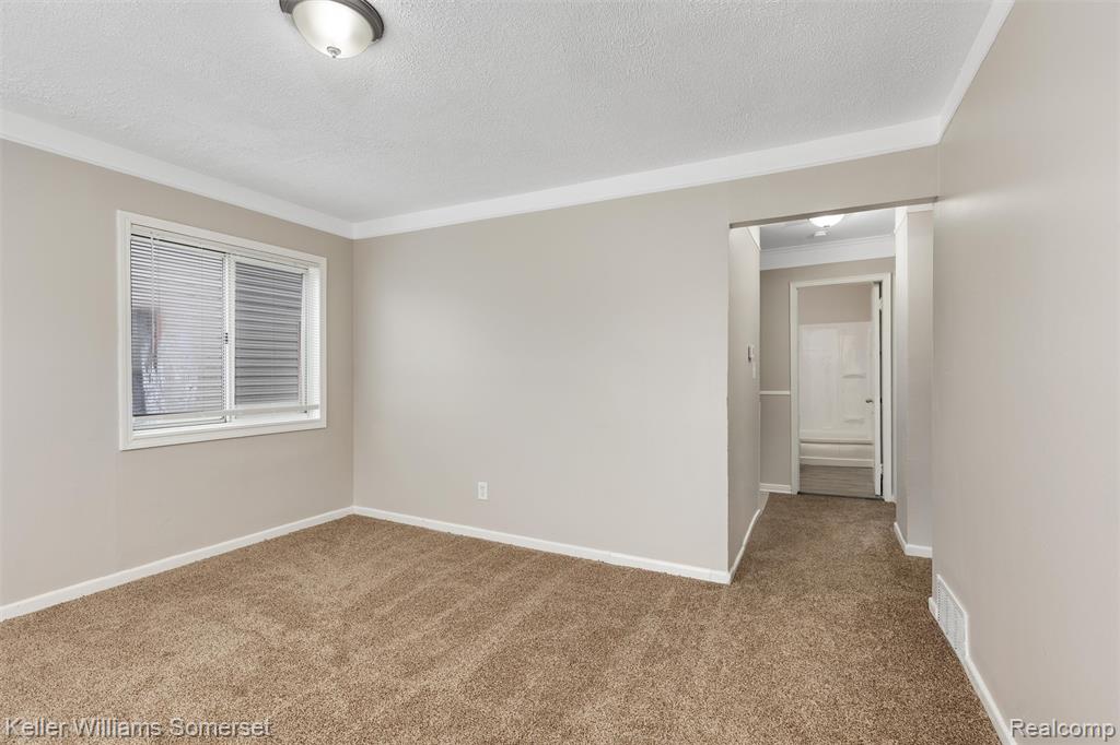 8477 Prospect Avenue, Warren, MI 48089 — Photo 6