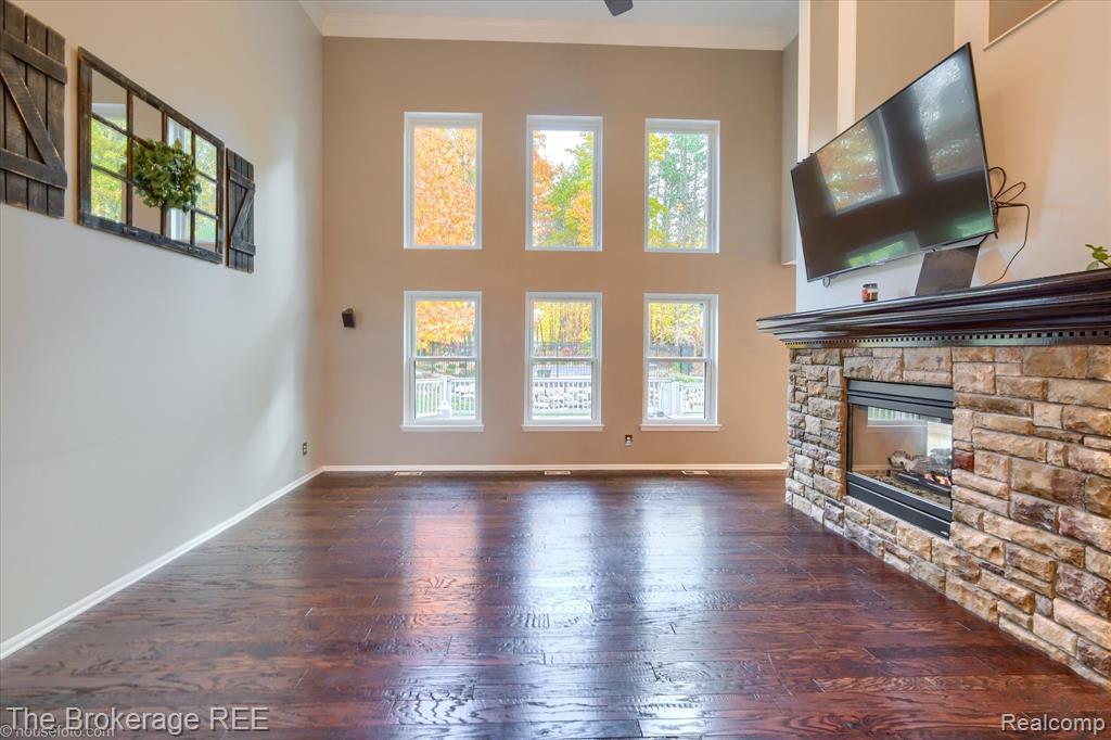5239 Farmridge Lane, Grand Blanc, MI 48439 — Photo 11