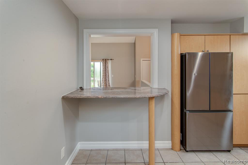 6598 MAPLE LAKES Drive, West Bloomfield, MI — Photo 10