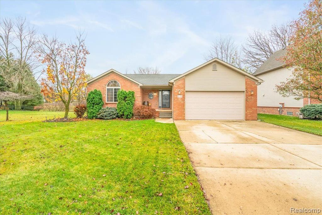 12391 SPENCER Lane, Carleton, MI 48117 — Photo 2