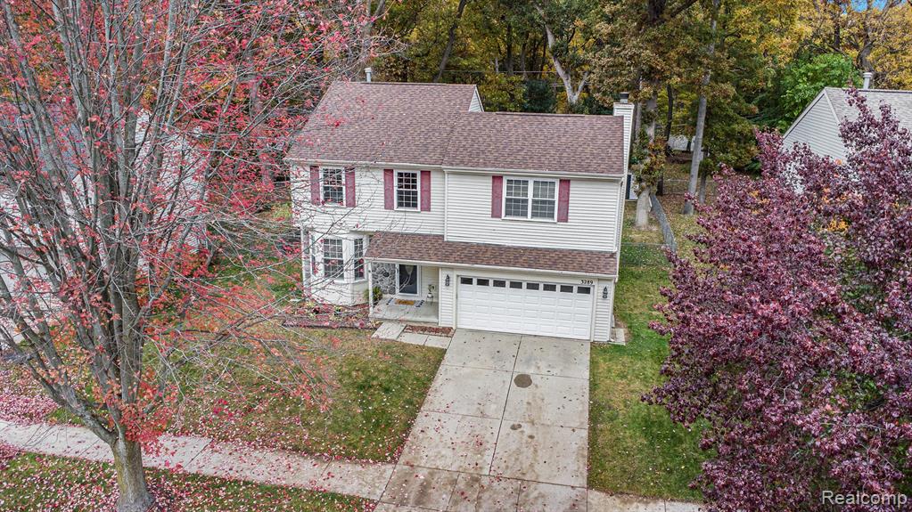 3289 Hilltop Drive, Holly, MI 48442 — front exterior