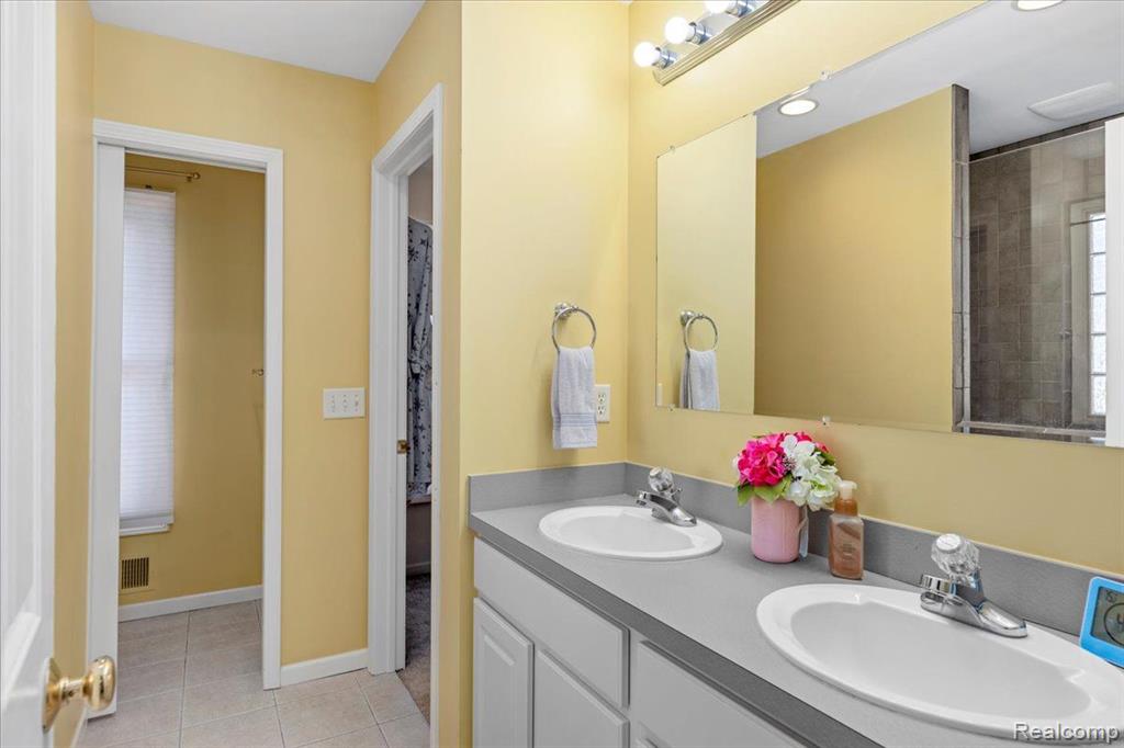 100 JAMESTOWN Drive, Metamora, MI 48455 — Photo 18