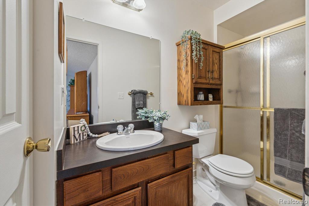 45303 CLAYMORE Drive, Canton, MI 48187 — Photo 32