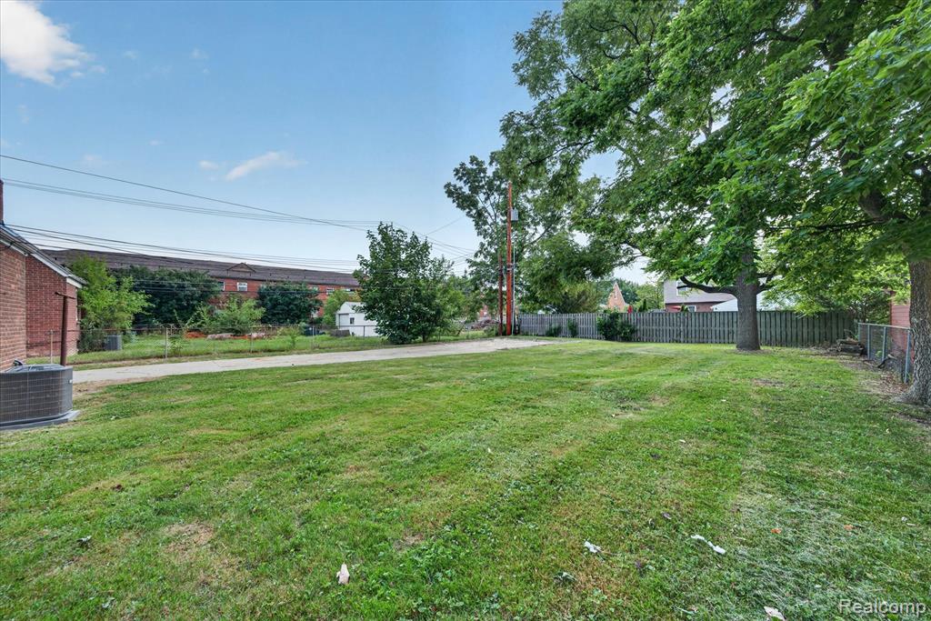 11548 Cardwell Street, Livonia, MI 48150 — Photo 23