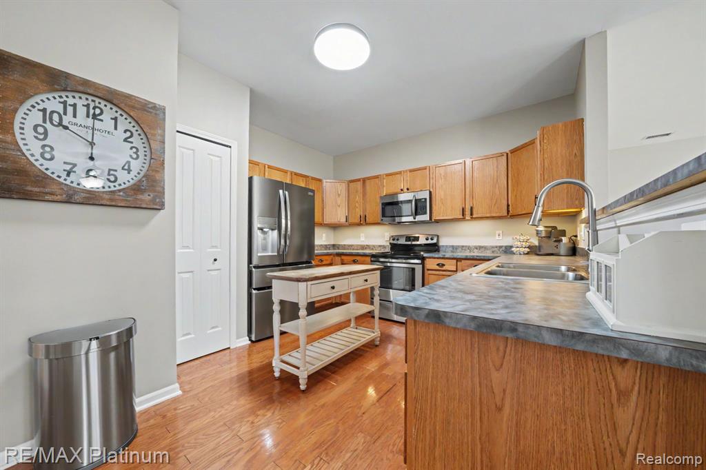4253 Hampton Ridge Boulevard, Howell, MI 48843 — Photo 9