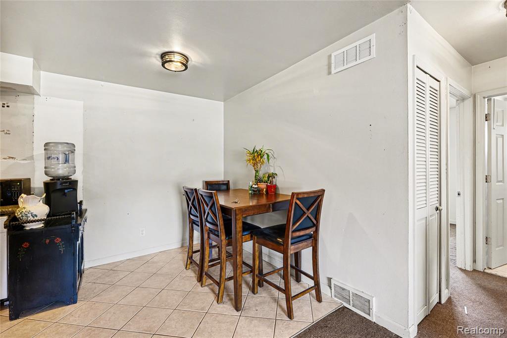 31805 Kelly Road, 25, Fraser, MI 48026 — Photo 5