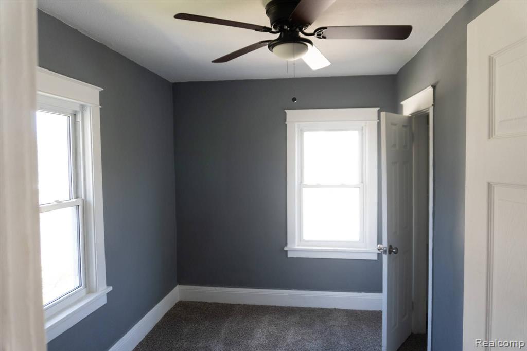 432 BUCKINGHAM Avenue, Flint, MI 48507 — Photo 32