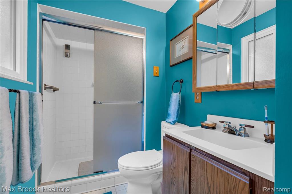 2419 Avondale Street W, Sylvan Lake, MI 48320 — Photo 22