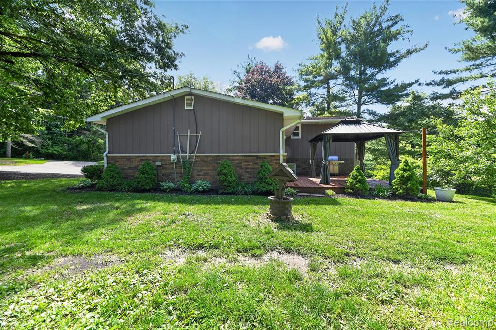 423 Sunset, White Lake, MI 48383 — Photo 53