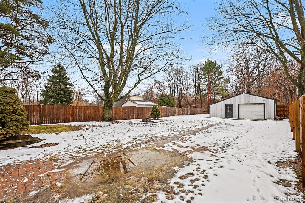 46 E Glass Road, Ortonville, MI 48462 — Photo 15