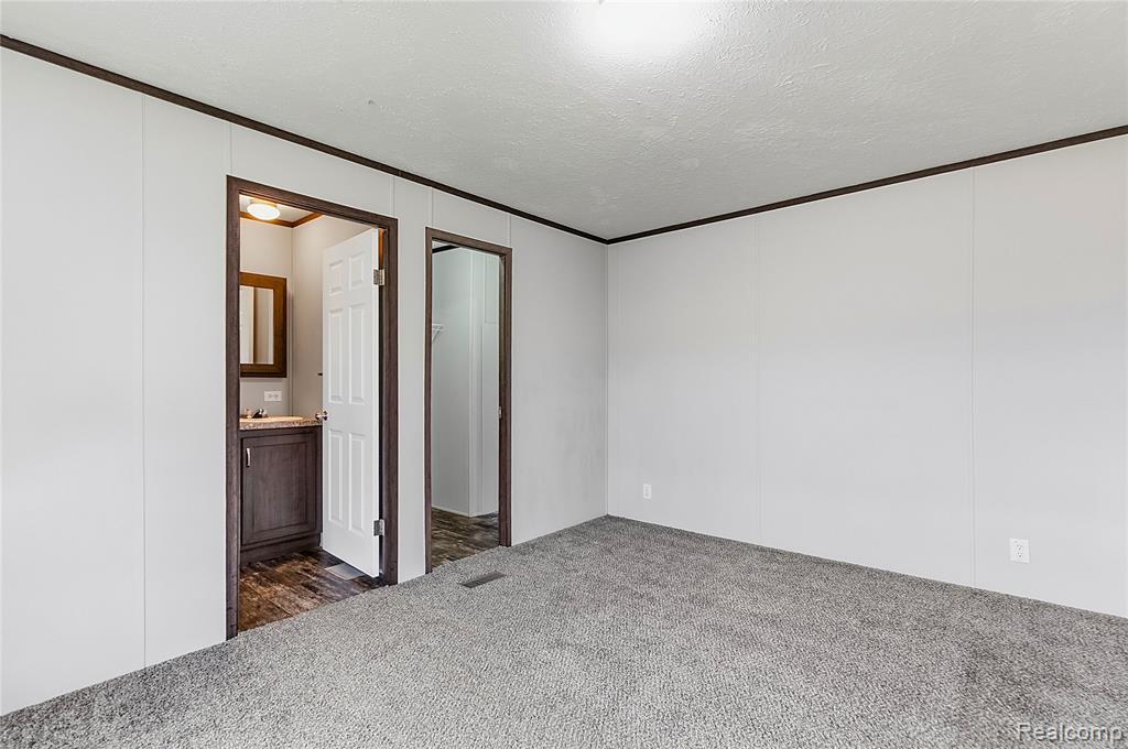 46545 Le Grande Boulevard, 978, Macomb, MI 48044 — Photo 9