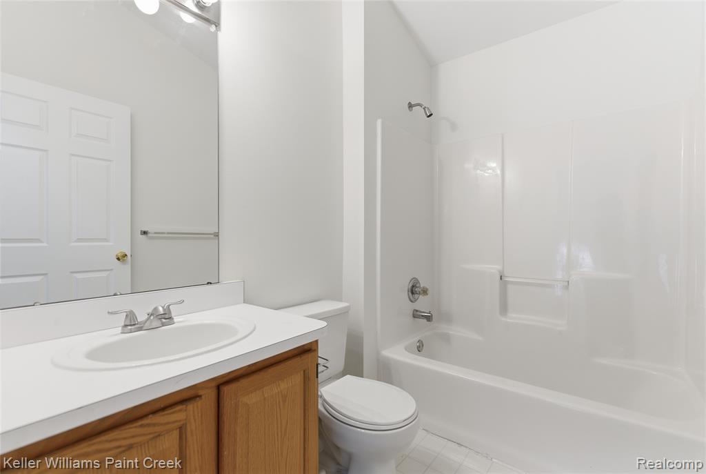 833 Huntclub Boulevard, Auburn Hills, MI 48326 — Photo 23