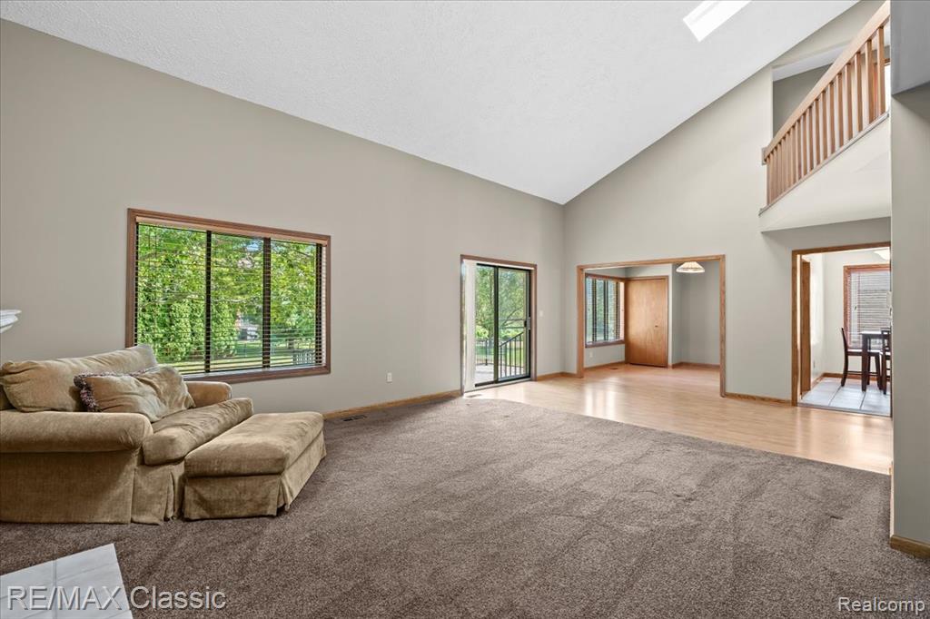 4432 Ravinewood Drive, Commerce Twp, MI 48382 — Photo 12
