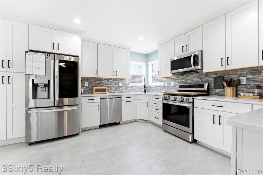 33188 Mallard Drive, Rockwood, MI — Photo 14