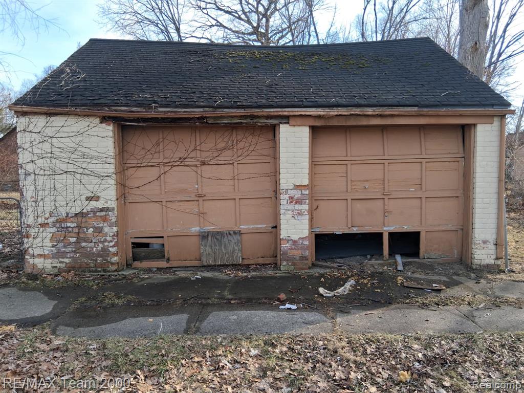 19211 Pierson Street, Detroit, MI 48219 — Photo 24