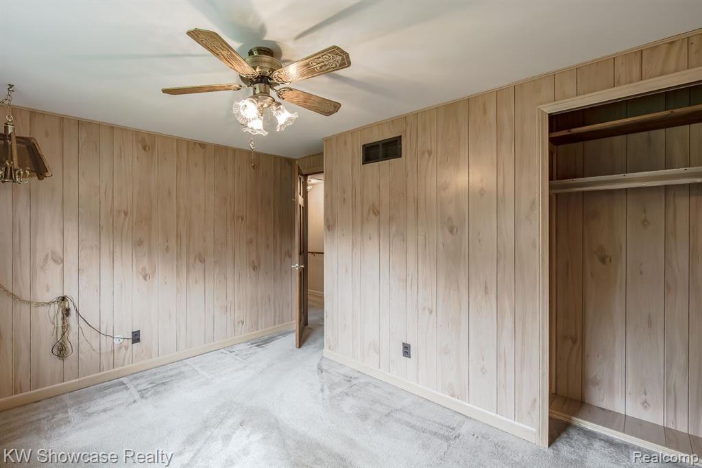 841 DRIBURG Drive, Commerce Twp, MI 48390 — Photo 18