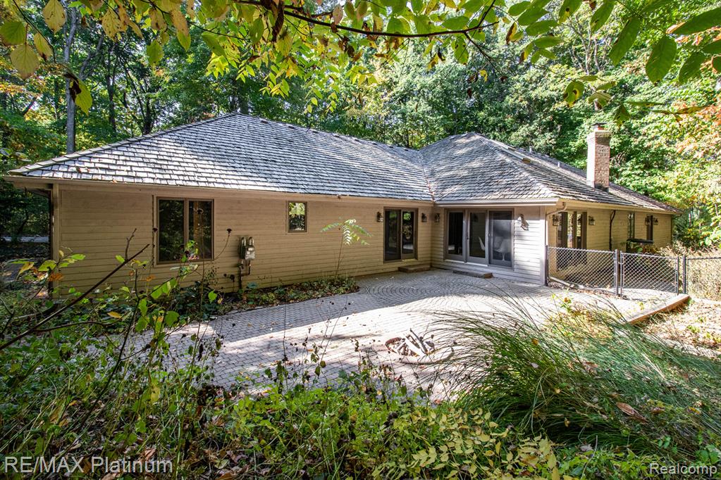 4352 Fenton Road, Hartland, MI 48353 — Photo 35