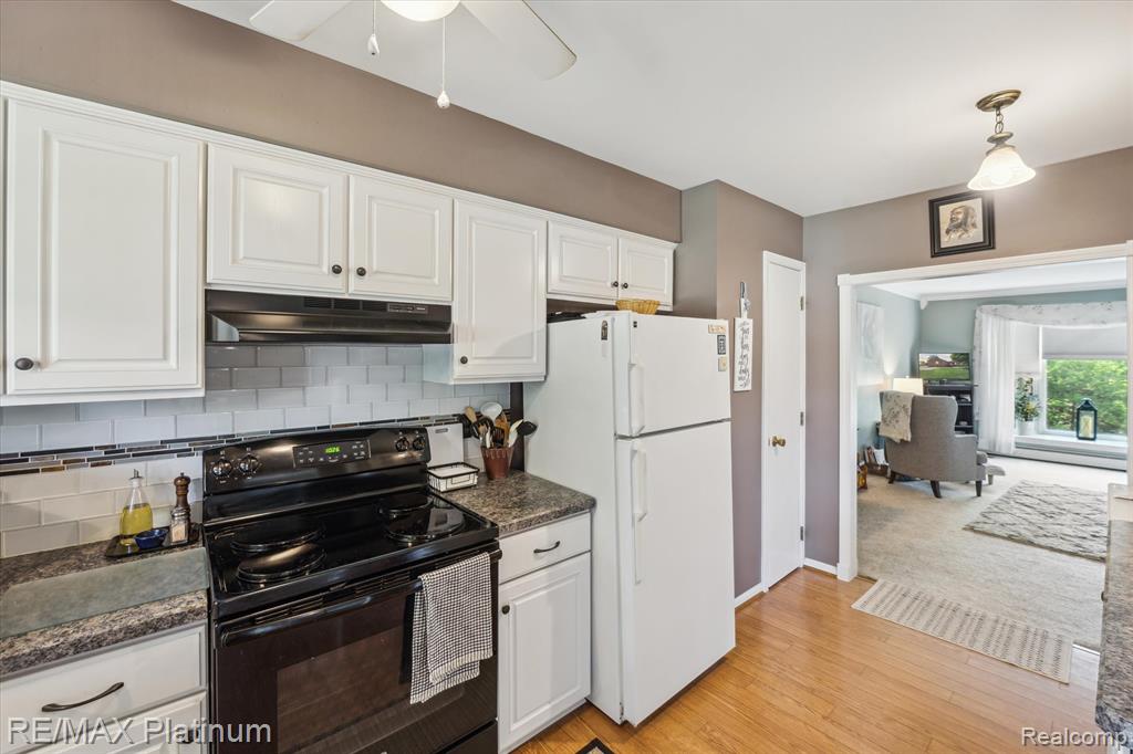 12132 Lexington Drive, 2, South Lyon, MI 48178 — Photo 12