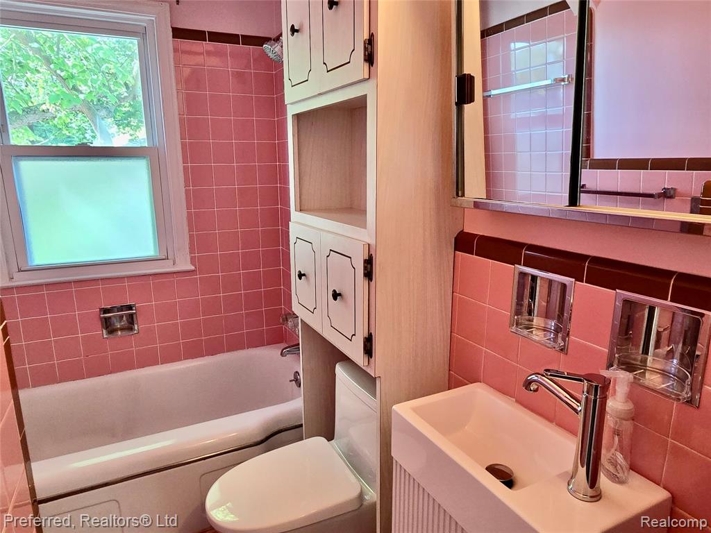24353 Dartmouth Street, Dearborn Heights, MI 48125 — Photo 12